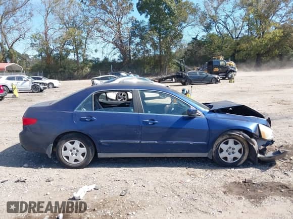 2005 Honda Accord LX с VIN 1HGCM56495A103039, выставлен на аукционе IAAI как лот 43485411 с пробегом 254 568 миль миль и . История ставок и продаж доступна на DreamBid. Изображение 13.