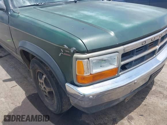 1996 Dodge Dakota z VIN 1B7GL23X6TS527964, wystawiony jako IAAI lot #42536820 z przebiegiem 173 669 mil mil oraz . Historia ofert i sprzedaży dostępna na DreamBid. Obrazek 6.