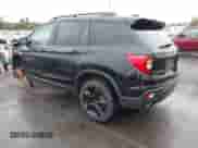 2021 Honda Passport Elite z VIN 5FNYF8H07MB012125, wystawiony jako IAAI lot #43334166 z przebiegiem 40 204 mil mil oraz . Historia ofert i sprzedaży dostępna na DreamBid. Obrazek 3.