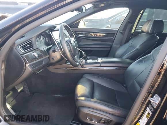 2013 BMW 7 Series 750Li with VIN WBAYE8C51DD132660, listed as a Copart auction lot 85934925 with 111,739 mi miles and Salvage title. Bid and sale history available at DreamBid. Image 7.