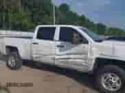2016 Chevrolet Silverado 2500HD Work Truck z VIN 1GC1KUEG4GF265233, wystawiony jako IAAI lot #42579712 z przebiegiem 142 671 mil mil oraz . Historia ofert i sprzedaży dostępna na DreamBid. Obrazek 6.