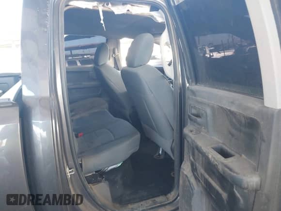 2019 Ram 1500 Tradesman z VIN 1C6RR6FG5KS516163, wystawiony jako IAAI lot #41647090 z przebiegiem 43 811 mil mil oraz . Historia ofert i sprzedaży dostępna na DreamBid. Obrazek 8.