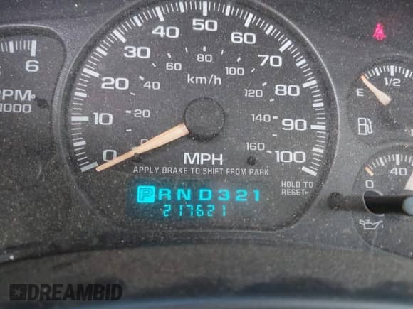 2002 Chevrolet Suburban Z71 с VIN 3GNFK16Z62G267729, выставлен на аукционе IAAI как лот 42364648 с пробегом 217 621 миль миль и . История ставок и продаж доступна на DreamBid. Изображение 7.