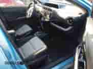 2015 Toyota Prius One z VIN JTDKDTB30F1100611, wystawiony jako IAAI lot #43148415 z przebiegiem 49 544 mil mil oraz . Historia ofert i sprzedaży dostępna na DreamBid. Obrazek 5.