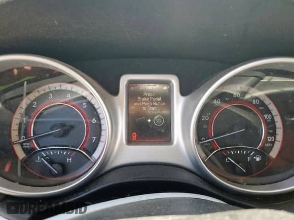 2014 Dodge Journey SXT with VIN 3C4PDCBB8ET104555, listed as a Copart auction lot 71114395 with 257,468 mi miles and Salvage title. Bid and sale history available at DreamBid. Image 9.