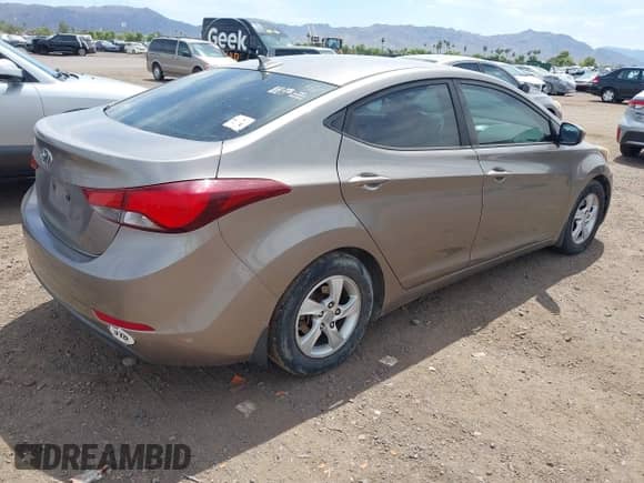 2015 Hyundai Elantra SE with VIN 5NPDH4AE6FH582810, listed as a IAAI auction lot 43117530 with 276,409 mi miles and . Bid and sale history available at DreamBid. Image 4.