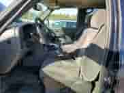 2006 Chevrolet Silverado 2500HD LT2 z VIN 1GCHK23U66F108975, wystawiony jako Copart lot #81259415 z przebiegiem 81 430 mil mil oraz Szkoda całkowita • Salvage title. Historia ofert i sprzedaży dostępna na DreamBid. Obrazek 7.