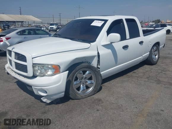 2005 Dodge 1500 SLT z VIN 1D7HA18D05S141178, wystawiony jako IAAI lot #42976269 z przebiegiem 242 032 mil mil oraz . Historia ofert i sprzedaży dostępna na DreamBid. Obrazek 18.