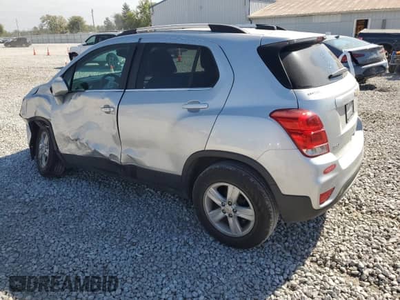 2020 Chevrolet Trax LT with VIN KL7CJLSB6LB320035, listed as a Copart auction lot 81904095 with 39,218 mi miles and Salvage title. Bid and sale history available at DreamBid. Image 2.