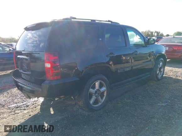 2011 Chevrolet Tahoe LT с VIN 1GNSCBE01BR276620, выставлен на аукционе IAAI как лот 43347276 с пробегом 208 456 миль миль и . История ставок и продаж доступна на DreamBid. Изображение 4.