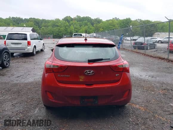 2017 Hyundai Elantra с VIN KMHD35LH9HU377482, выставлен на аукционе IAAI как лот 42246984 с пробегом 136 246 миль миль и . История ставок и продаж доступна на DreamBid. Изображение 16.