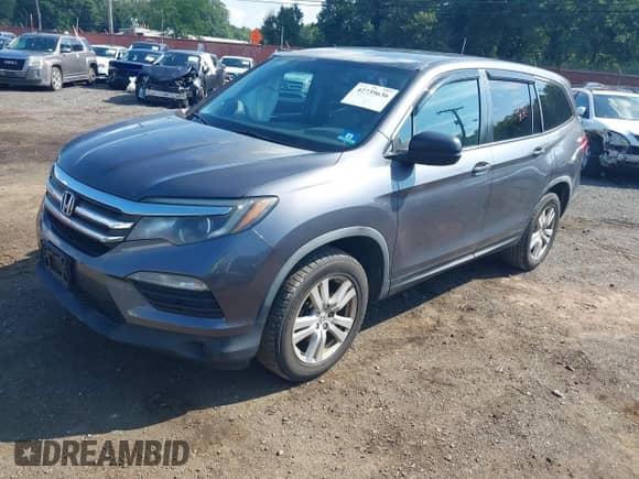 2016 Honda Pilot LX z VIN 5FNYF6H12GB068698, wystawiony jako IAAI lot #42739636 z przebiegiem 172 706 mil mil oraz . Historia ofert i sprzedaży dostępna na DreamBid. Obrazek 2.