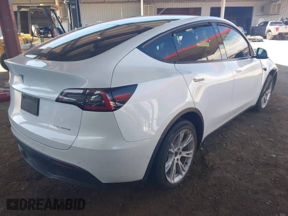2021 Tesla Model Y Long Range с VIN 5YJYGDEE2MF161838, выставлен на аукционе IAAI как лот 43250955 с пробегом 97 847 миль миль и . История ставок и продаж доступна на DreamBid. Изображение 4.
