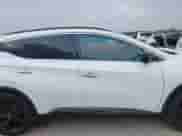 2018 Nissan Murano SV z VIN 5N1AZ2MG4JN154689, wystawiony jako IAAI lot #42287787 z przebiegiem 92 449 mil mil oraz . Historia ofert i sprzedaży dostępna na DreamBid. Obrazek 13.