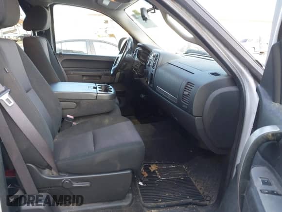 2010 Chevrolet Silverado 1500 LT with VIN 1GCSKSE35AZ216778, listed as a IAAI auction lot 43527795 with 137,338 mi miles and . Bid and sale history available at DreamBid. Image 5.