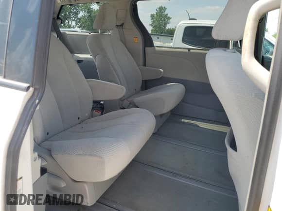 2012 Toyota Sienna LE с VIN 5TDJK3DC6CS036667, выставлен на аукционе Copart как лот 67414015 с пробегом 145 688 миль миль и Чистый • Clean title. История ставок и продаж доступна на DreamBid. Изображение 11.