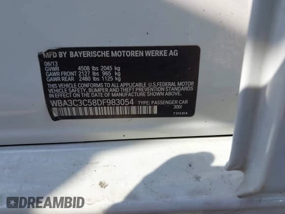 2013 BMW 3 Series 320i xDrive z VIN WBA3C3C58DF983054, wystawiony jako IAAI lot #42803767 z przebiegiem 126 305 mil mil oraz . Historia ofert i sprzedaży dostępna na DreamBid. Obrazek 9.