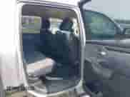 2019 Ram 1500 Big Horn z VIN 1C6RRFFG4KN791411, wystawiony jako IAAI lot #42590255 z przebiegiem 87 779 mil mil oraz . Historia ofert i sprzedaży dostępna na DreamBid. Obrazek 8.