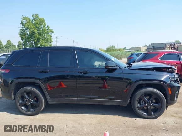 2023 Jeep Grand Cherokee Altitude с VIN 1C4RJHAG6PC595296, выставлен на аукционе IAAI как лот 42682729 с пробегом 30 622 миль миль и . История ставок и продаж доступна на DreamBid. Изображение 13.