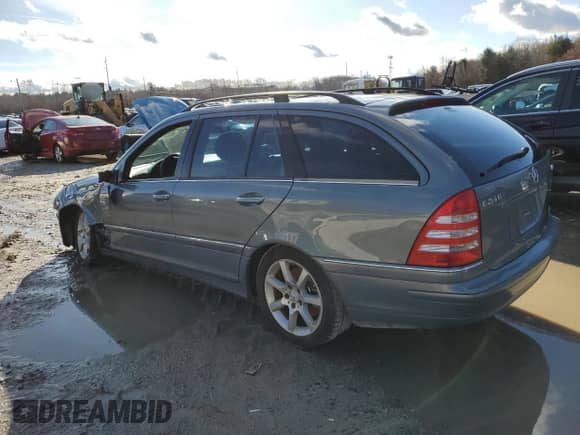 2005 Mercedes-Benz C 240 with VIN WDBRH81J05F552977, listed as a Copart auction lot 85506104 with 185,373 mi miles and Clean title. Bid and sale history available at DreamBid. Image 2.