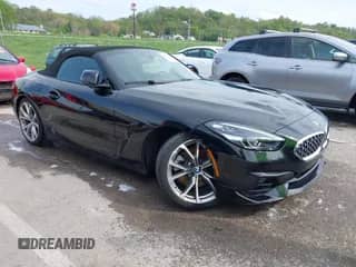 2020 BMW Z4 sDrive30i z VIN WBAHF3C06LWW54465, wystawiony jako IAAI lot #42086908 z przebiegiem 22 494 mil mil oraz . Historia ofert i sprzedaży dostępna na DreamBid. Obrazek 1.