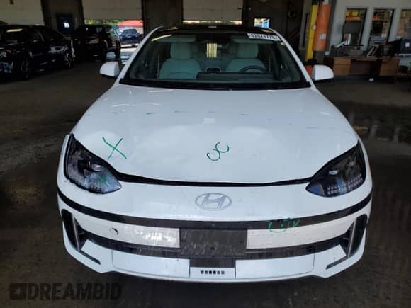 2023 Hyundai Ioniq 6 Limited с VIN KMHM54AC0PA032031, выставлен на аукционе Copart как лот 62674775 с пробегом 22 004 миль миль и Списание • Salvage title. История ставок и продаж доступна на DreamBid. Изображение 5.