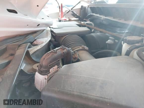 2024 Chevrolet Silverado 1500 Work Truck z VIN 1GCUDAED4RZ106919, wystawiony jako IAAI lot #43236335 z przebiegiem 56 572 mil mil oraz . Historia ofert i sprzedaży dostępna na DreamBid. Obrazek 10.