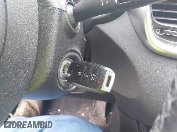 2016 Kia Sorento EX z VIN 5XYPHDA18GG142669, wystawiony jako IAAI lot #42257533 z przebiegiem 102 064 mil mil oraz . Historia ofert i sprzedaży dostępna na DreamBid. Obrazek 11.