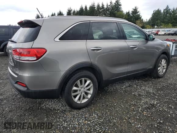 2018 Kia Sorento LX with VIN 5XYPGDA58JG374198, listed as a Copart auction lot 84902335 with 97,960 mi miles and Clean title. Bid and sale history available at DreamBid. Image 3.