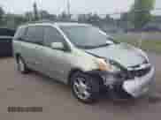 2006 Toyota Sienna XLE z VIN 5TDBA22C96S071602, wystawiony jako IAAI lot #42918077 z przebiegiem 214 818 mil mil oraz . Historia ofert i sprzedaży dostępna na DreamBid. Obrazek 1.