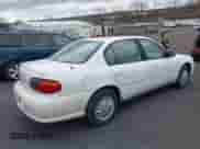 2004 Chevrolet Malibu Classic z VIN 1G1ND52F24M564104, wystawiony jako IAAI lot #42081525 z przebiegiem 142 182 mil mil oraz . Historia ofert i sprzedaży dostępna na DreamBid. Obrazek 4.