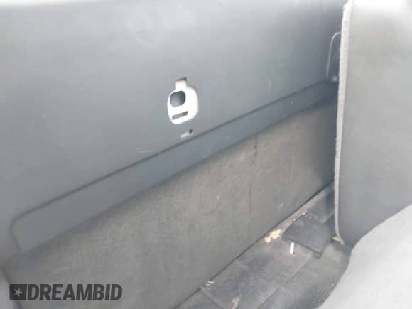 2005 Chevrolet Silverado 1500 z VIN 1GCEC14V15Z234840, wystawiony jako IAAI lot #41680492 z przebiegiem 264 652 mil mil oraz . Historia ofert i sprzedaży dostępna na DreamBid. Obrazek 8.