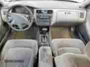 1998 Honda Accord LX z VIN 1HGCG5648WA082287, wystawiony jako Copart lot #81150985 z przebiegiem 243 442 mil mil oraz Czysty tytuł • Clean title. Historia ofert i sprzedaży dostępna na DreamBid. Obrazek 8.