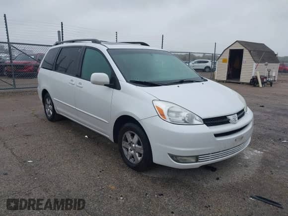 2004 Toyota Sienna XLE with VIN 5TDZA22C54S139549, listed as a IAAI auction lot 43550693 with 207,667 mi miles and . Bid and sale history available at DreamBid. Image 1.