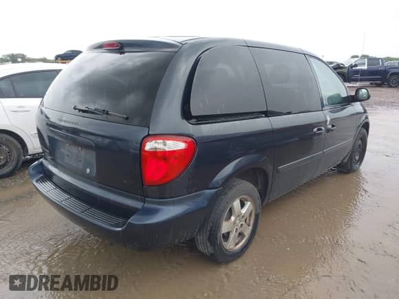 2007 Dodge Caravan SXT with VIN 1D4GP45R07B162348, listed as a IAAI auction lot 42534318 with 146,436 mi miles and . Bid and sale history available at DreamBid. Image 4.