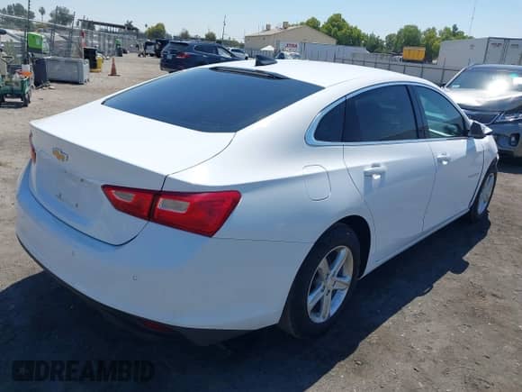 2020 Chevrolet Malibu LS with VIN 1G1ZC5ST9LF148497, listed as a IAAI auction lot 42744448 with 28,909 mi miles and . Bid and sale history available at DreamBid. Image 4.