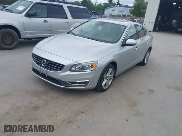 2015 Volvo S60 T5 Premier с VIN YV1612TB0F2316022, выставлен на аукционе IAAI как лот 42331989 с пробегом 107 167 миль миль и . История ставок и продаж доступна на DreamBid. Изображение 2.