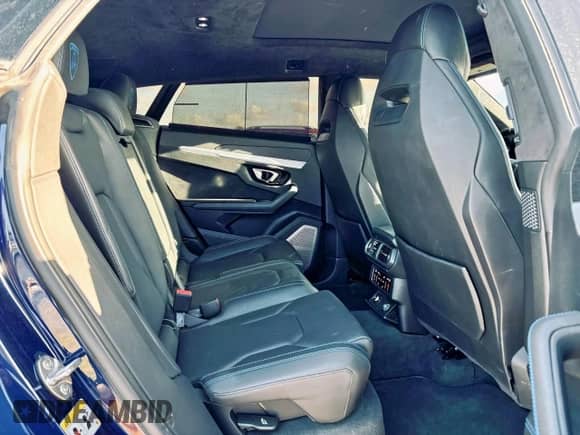 2019 Lamborghini Urus z VIN ZPBUA1ZL7KLA02968, wystawiony jako Copart lot #60992945 z przebiegiem 9 750 mil mil oraz Szkoda całkowita • Salvage title. Historia ofert i sprzedaży dostępna na DreamBid. Obrazek 6.