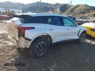 2024 Chevrolet Blazer EV eAWD LT z VIN 3GNKDBRJ0RS218750, wystawiony jako IAAI lot #41735858 z przebiegiem 2 835 mil mil oraz . Historia ofert i sprzedaży dostępna na DreamBid. Obrazek 4.