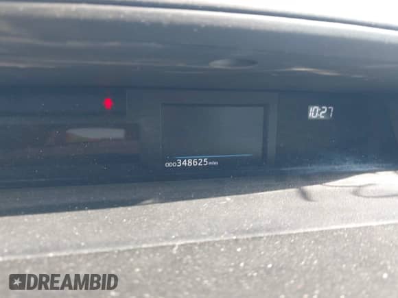 2015 Toyota Prius Two z VIN JTDZN3EUXFJ040580, wystawiony jako IAAI lot #43136665 z przebiegiem 348 625 mil mil oraz . Historia ofert i sprzedaży dostępna na DreamBid. Obrazek 7.