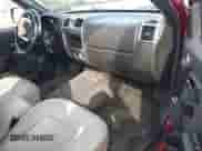 2011 Chevrolet Colorado Work Truck z VIN 1GCCSBF94B8134281, wystawiony jako IAAI lot #41546706 z przebiegiem 248 887 mil mil oraz . Historia ofert i sprzedaży dostępna na DreamBid. Obrazek 5.