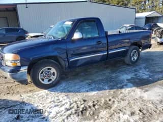 2002 GMC Sierra 1500 SL z VIN 1GTEC14V42Z140303, wystawiony jako Copart lot #88164325 z przebiegiem 218 560 mil mil oraz Szkoda całkowita • Salvage title. Historia ofert i sprzedaży dostępna na DreamBid. Obrazek 1.