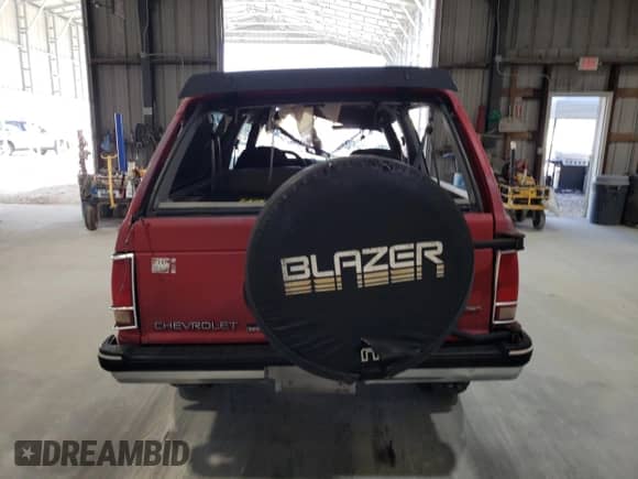 1992 Chevrolet Blazer z VIN 1GNCT18Z6N0130621, wystawiony jako Copart lot #76988724 z przebiegiem 171 202 mil mil oraz Szkoda całkowita • Salvage title. Historia ofert i sprzedaży dostępna na DreamBid. Obrazek 6.