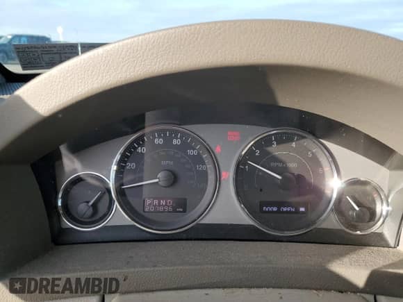 2008 Jeep Grand Cherokee Overland with VIN 1J8HS68288C220981, listed as a Copart auction lot 82556264 with 207,896 mi miles and Salvage title. Bid and sale history available at DreamBid. Image 9.