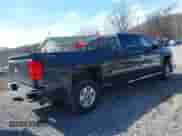 2017 Chevrolet Silverado 2500HD Work Truck z VIN 1GC1KUEG0HF219674, wystawiony jako IAAI lot #41883430 z przebiegiem 94 113 mil mil oraz . Historia ofert i sprzedaży dostępna na DreamBid. Obrazek 4.