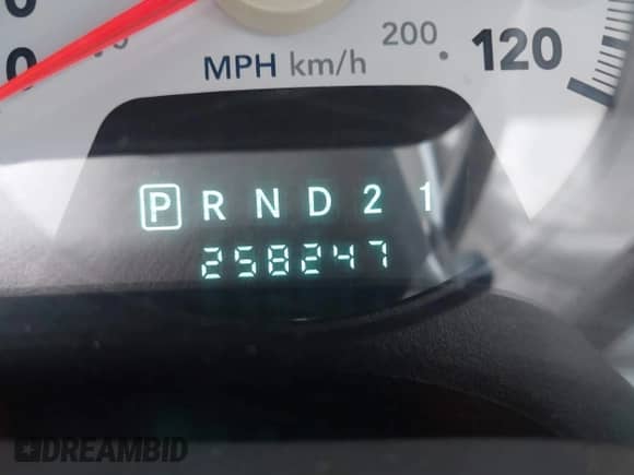 2007 Dodge 2500 SLT z VIN 1D7KS28C77J512815, wystawiony jako IAAI lot #42277845 z przebiegiem 258 247 mil mil oraz . Historia ofert i sprzedaży dostępna na DreamBid. Obrazek 16.