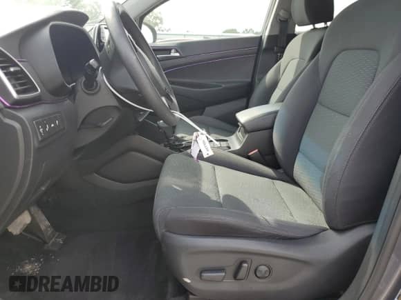 2019 Hyundai Tucson SEL z VIN KM8J33AL7KU956220, wystawiony jako Copart lot #70265675 z przebiegiem 168 653 mil mil oraz Szkoda całkowita • Salvage title. Historia ofert i sprzedaży dostępna na DreamBid. Obrazek 7.