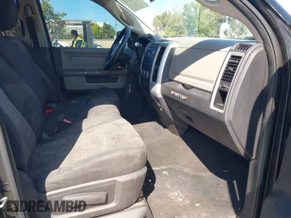 2011 Ram 1500 Big Horn z VIN 1D7RB1GT9BS570275, wystawiony jako IAAI lot #42142671 z przebiegiem 209 231 mil mil oraz . Historia ofert i sprzedaży dostępna na DreamBid. Obrazek 5.