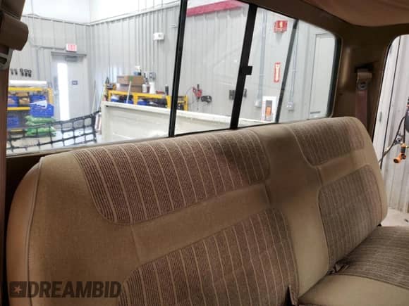 1986 Ford F-150 z VIN 1FTEF14N7GPB20380, wystawiony jako Copart lot #55316365 z przebiegiem 54 474 mil mil oraz Czysty tytuł • Clean title. Historia ofert i sprzedaży dostępna na DreamBid. Obrazek 10.