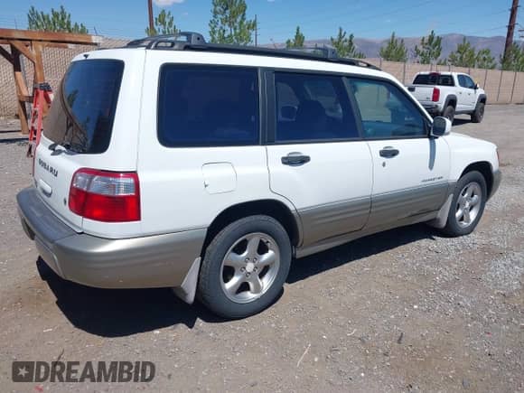 2001 Subaru Forester S with VIN JF1SF65521H765055, listed as a IAAI auction lot 42889202 with 145,778 mi miles and . Bid and sale history available at DreamBid. Image 4.